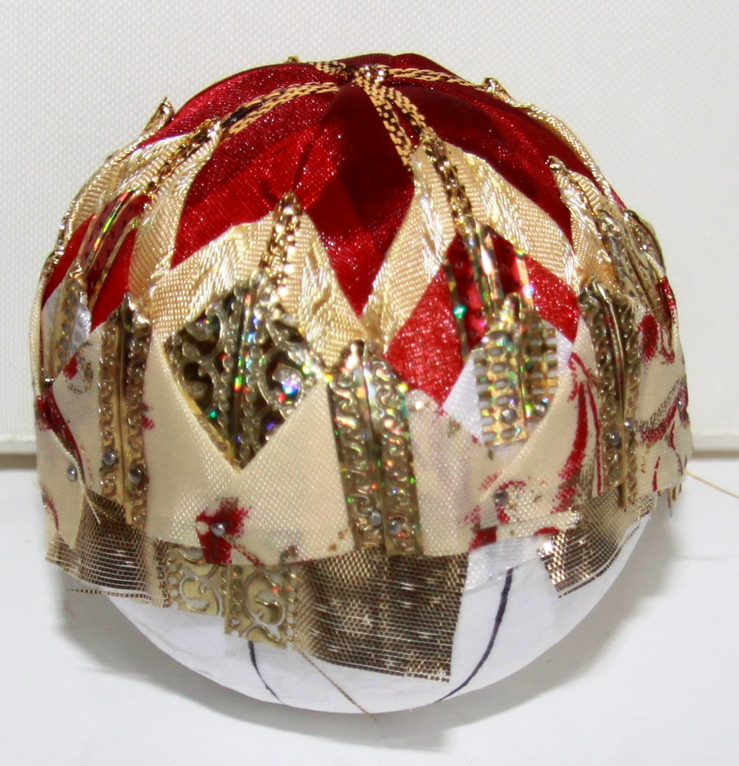 Pour voir la vie en Coralie!: Fabrication de boules de Noel: Les Rubans!