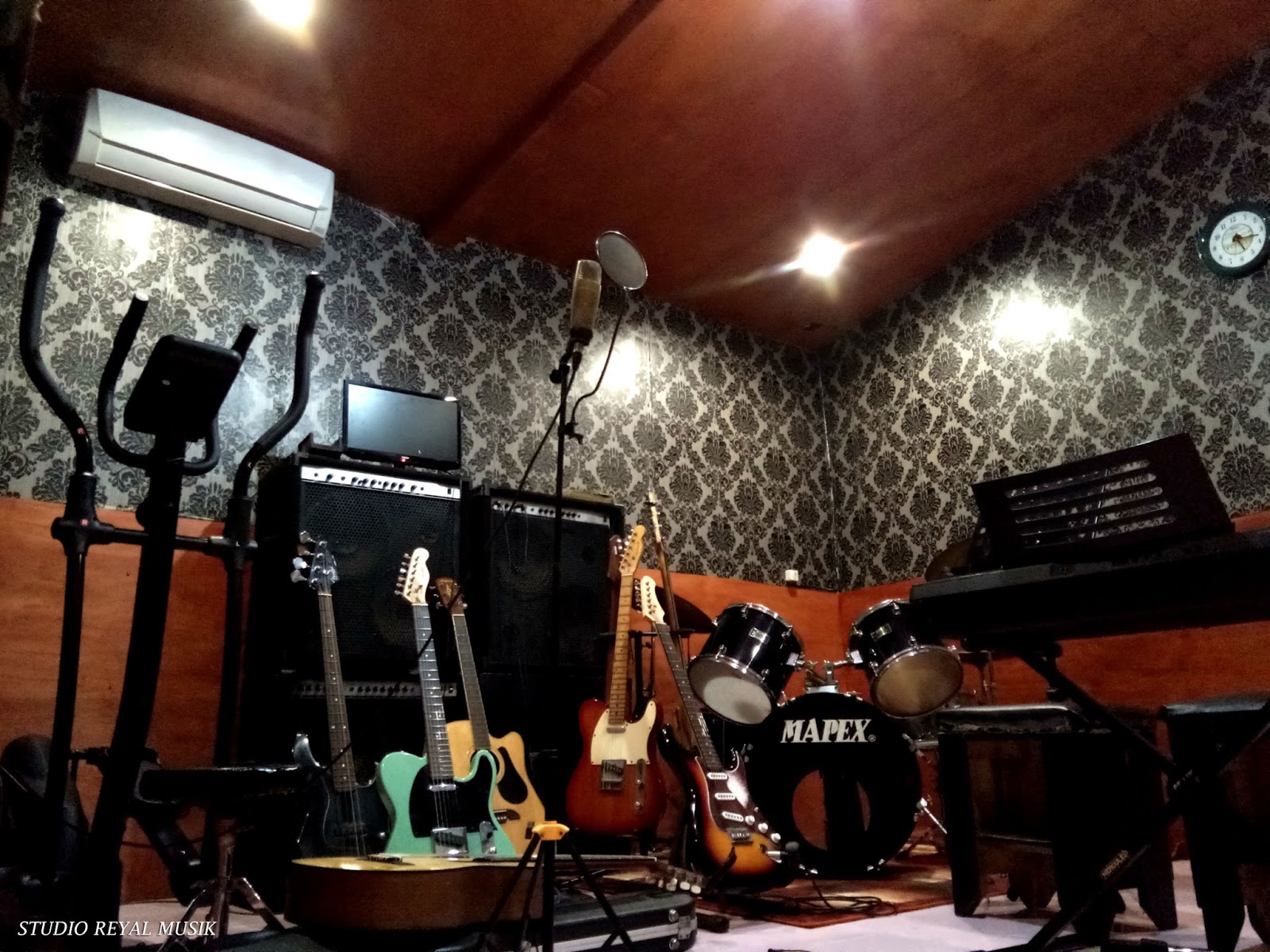 Efek Gitar Boss Me 80