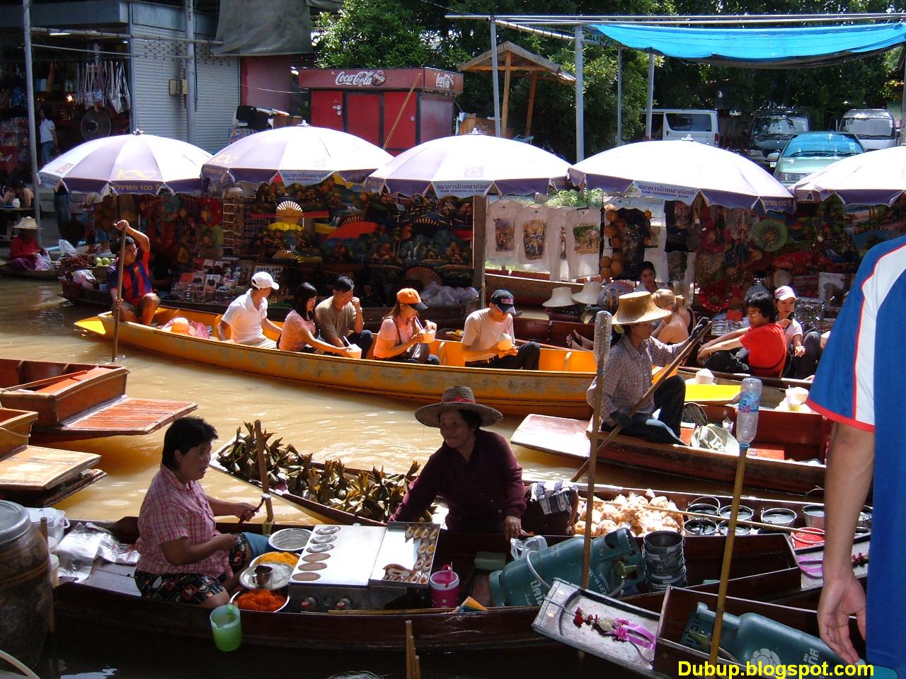 Ратчабури бангкок. Дамноен Садуак. Damnoen Saduak Floating Market. Рынок в провинции. В фотографии есть фото Дамноен Садуак базара.
