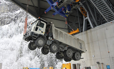 fotos de camiones volando alpes suizos teleferico 1