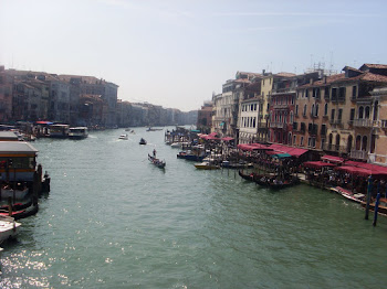 Que profunda emoción  recordar el ayer, cuando todo en Venecia me hablaba de amor.