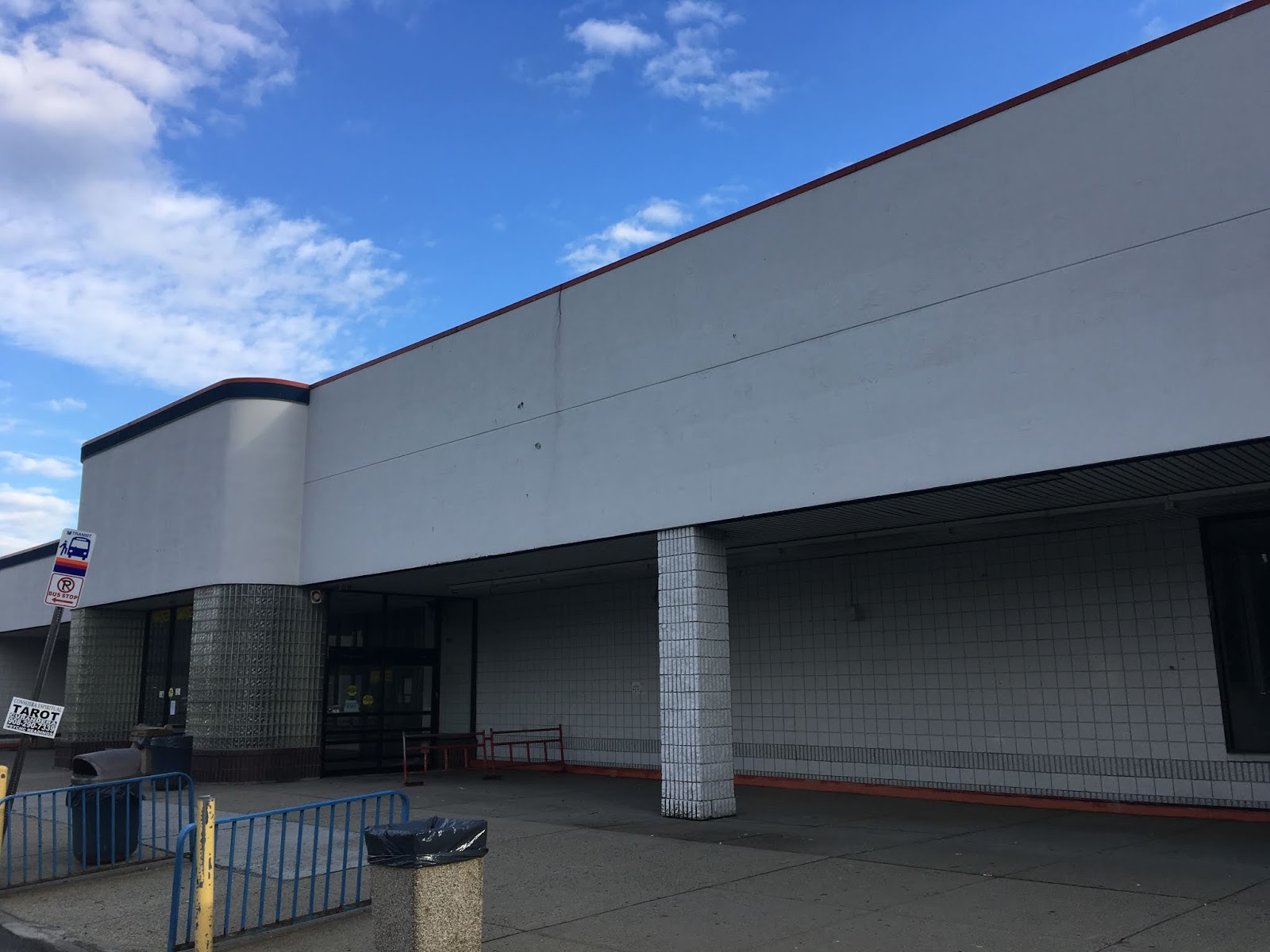 Look Inside Former Foodmart International Linden, NJ