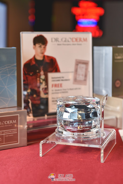 SEUNGRI MEET GREET Dr. Gloderm Watsons Photo @ 1Utama Shopping Mall #SEUNGIINMY