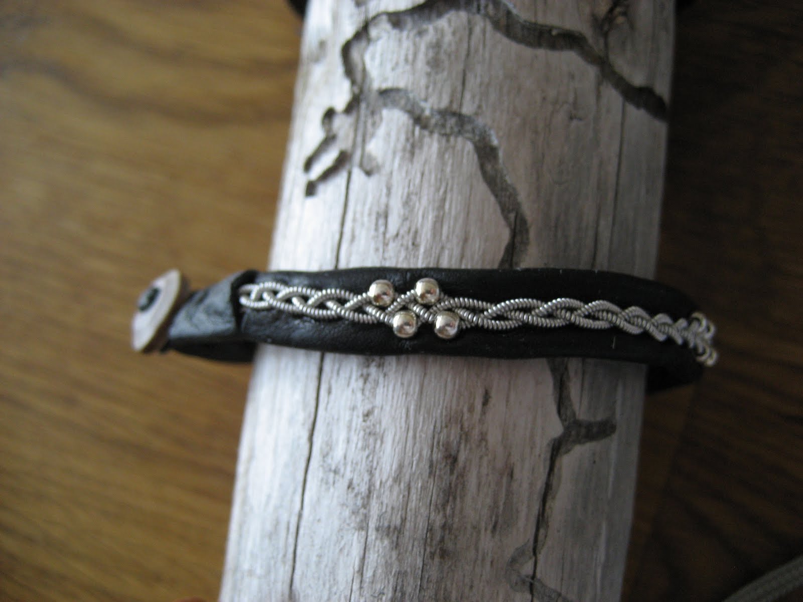 Fläta Armband Med Fyra Trådar