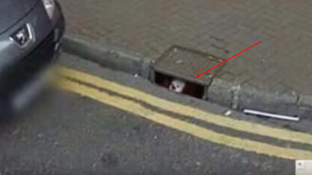 Penampakan Aneh Tertangkap Kamera Google Street View Penampakan Aneh Tertangkap Kamera Google Street View