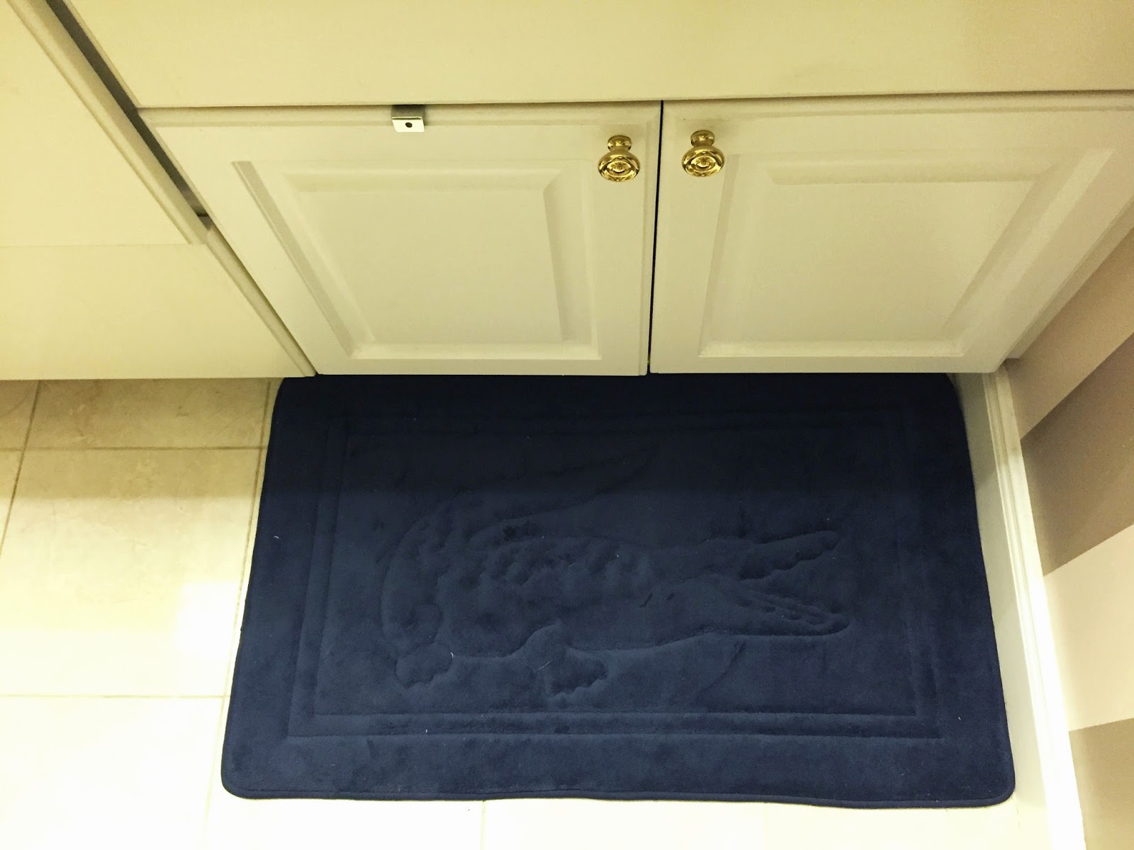 lacoste shower mat