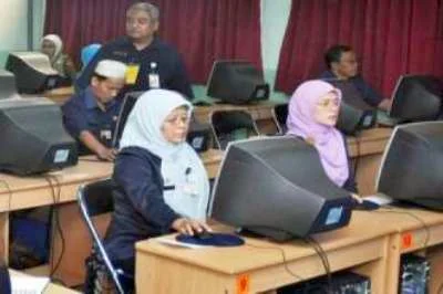 Penentuan nama guru penerima tunjangan oleh Dinas Pendidikan Kabupaten/Kota.