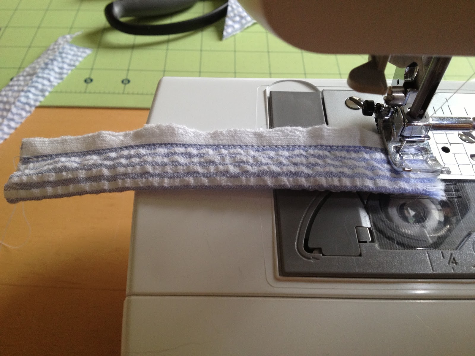 how to wear a pre tied bow tie