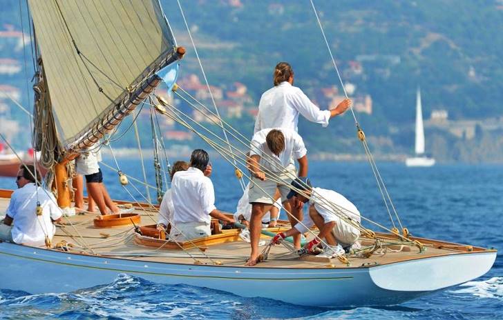 Nikmati Liburan Wisata Dengan Yacht, Apakah Anda Sudah Menikmati Kenyamananya ? Nikmati Liburan Wisata Dengan Yacht, Apakah Anda Sudah Menikmati Kenyamananya ?