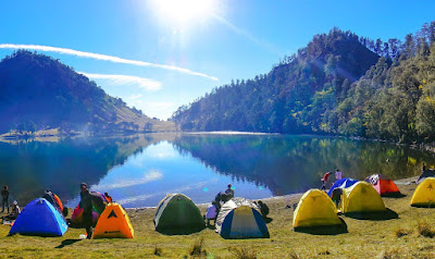 Pesona indah Ranu Kumbolo Pesona indah Ranu Kumbolo