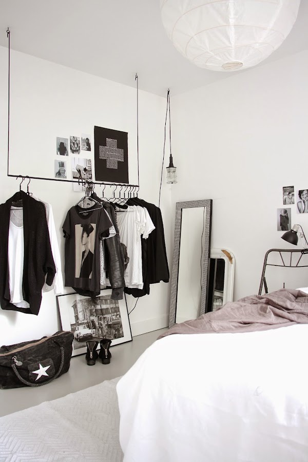 perchero a la vista para la habitación