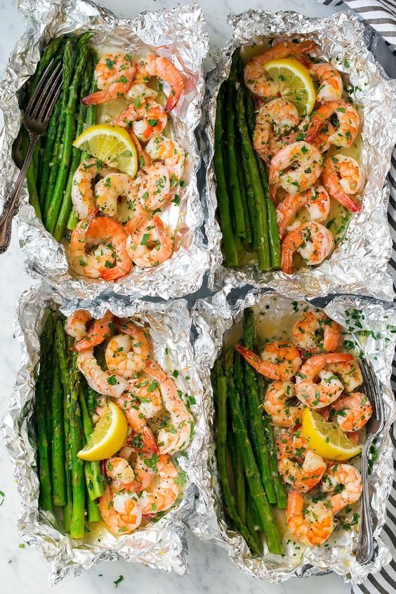 Shrimp and Asparagus Foil Packs with Garlic Lemon Butter Sauce