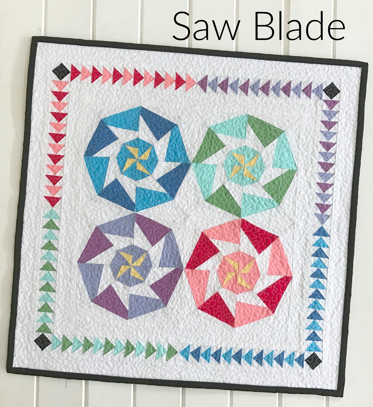 Saw Blade Mini Quilt + Your Free August 2017 Calendar Threadbare