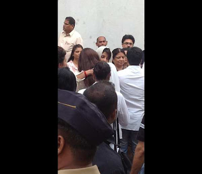Photos : Priyanka Chopra's Dad Funeral 