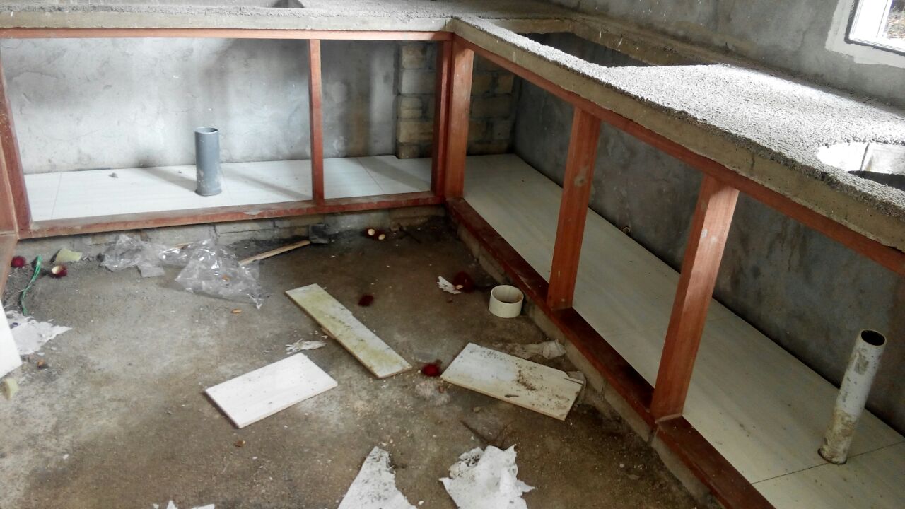 Casa Impian Kabinet Dapur Mula Saya Menyuruh Tukang Rumah Menyiapkan Kerangka Dengan Simen Bata Dan Besi Upah Rm500 Pembinaannya Mengambil