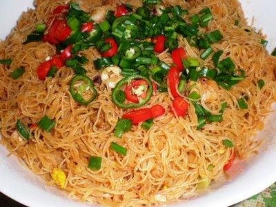 Dari Dapur Ke Meja Majlis: beraneka masakan mee dan bihun Dari Dapur Ke Meja Majlis: beraneka masakan mee dan bihun