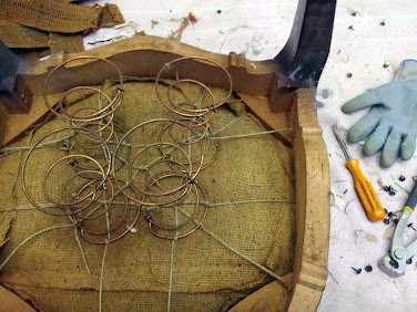 Silla Luis XV en proceso de restauración