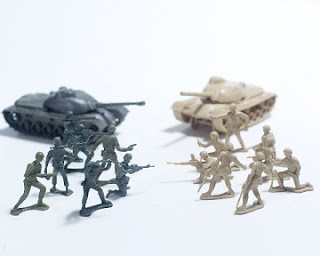 軍事作戦を練ろう 軍事作戦を練って戦う人形