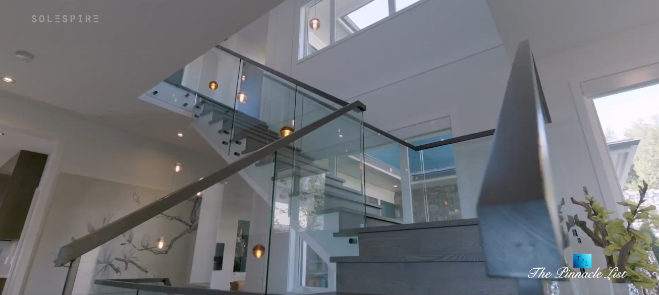 38 Photos vs. 2111 & 2121 Union Court , West Vancouver Luxury Homes Interior Design Tour