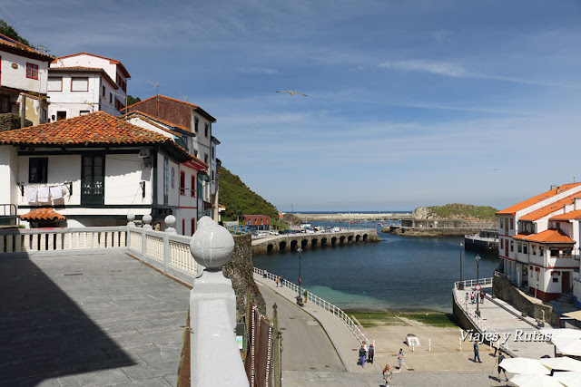 Mirador junto al ayuntamiento de Cudillero