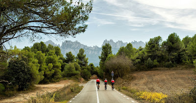cycling-montserrat-barcelona-excursions-bike-rental