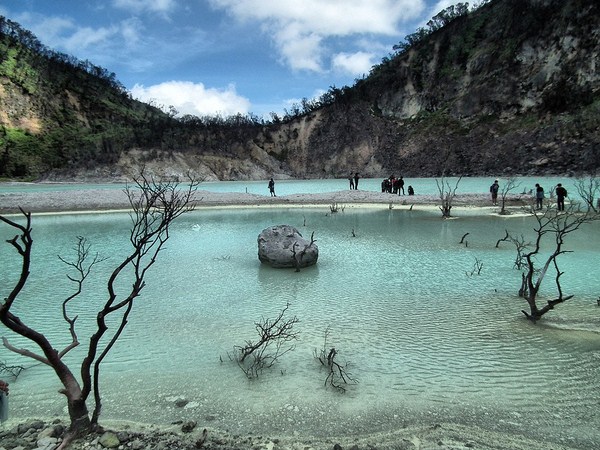 5 Exotic Crater That Becomes A Favorite Tourist Attraction In Bandung 5 Exotic Crater That Becomes A Favorite Tourist Attraction In Bandung
