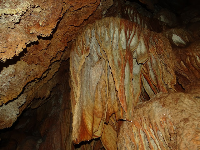 "Η τρύπα της Χαραλάμπως": Ένα απίστευτης ομορφιάς σπηλαιοβάραθρο στην Αργολίδα