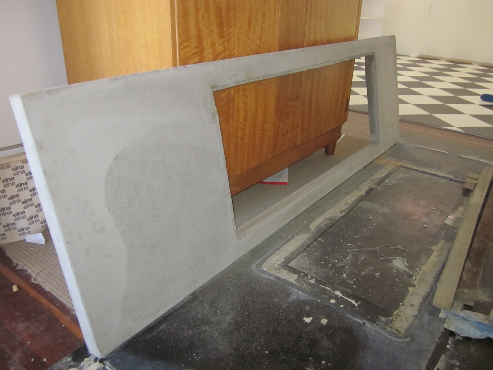 3 kids and a "renovators delight" concrete benchtop method
