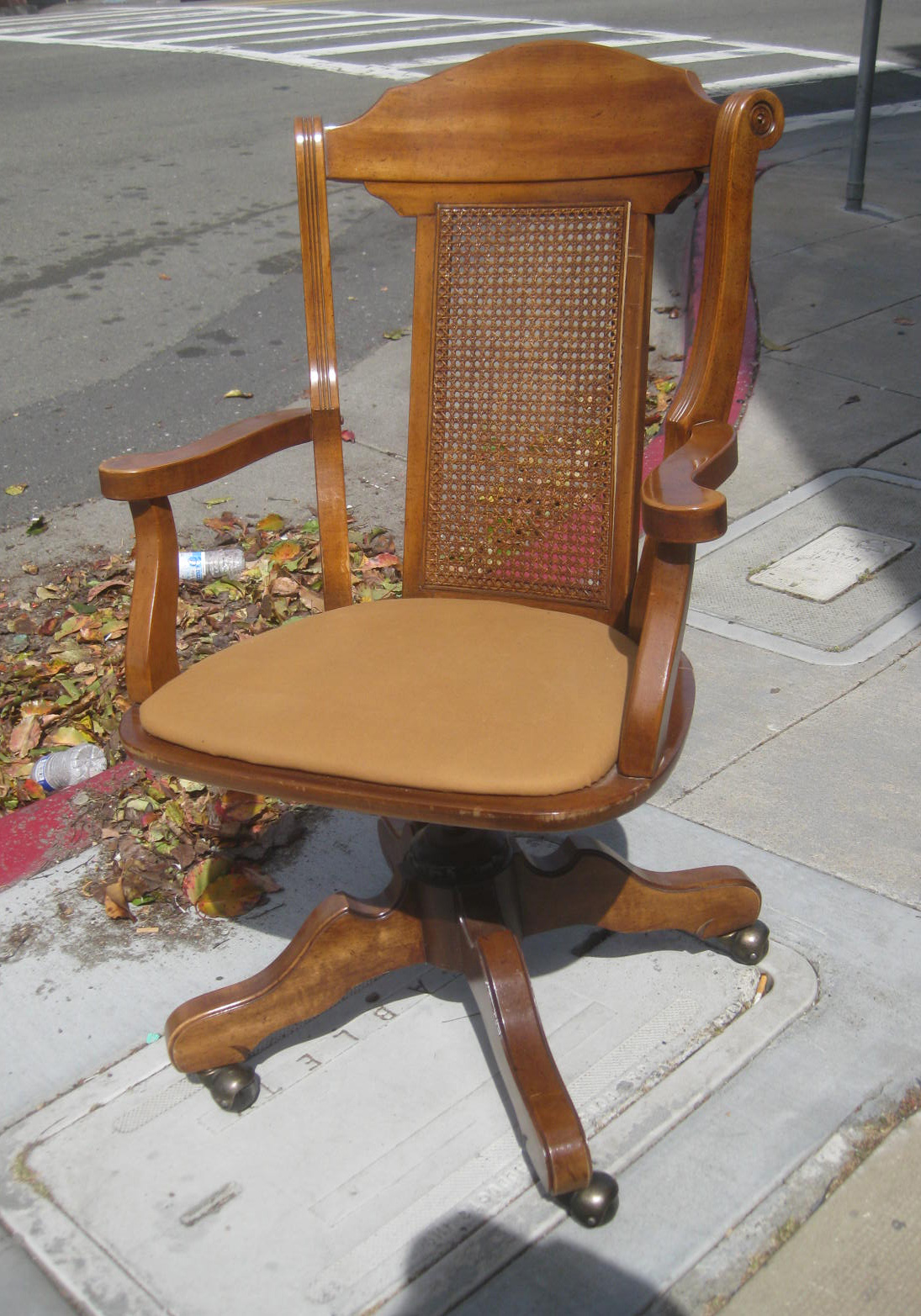 UHURU FURNITURE & COLLECTIBLES SOLD Wooden Desk Chair