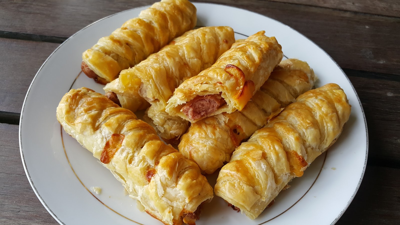 JessKITCHENLab Puff Pastry Cheddar Cheese Sausage Roll