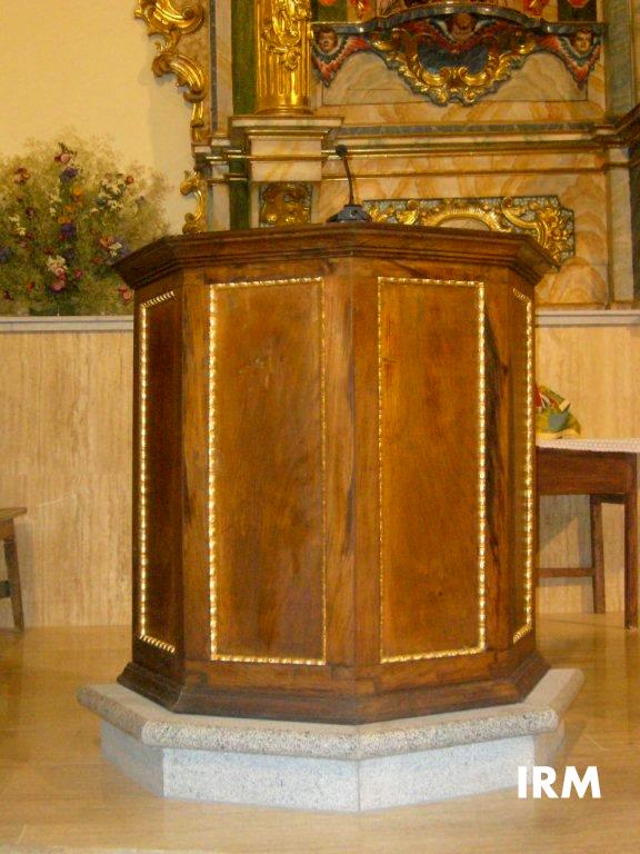 Avantales: La Iglesia por dentro: el púlpito
