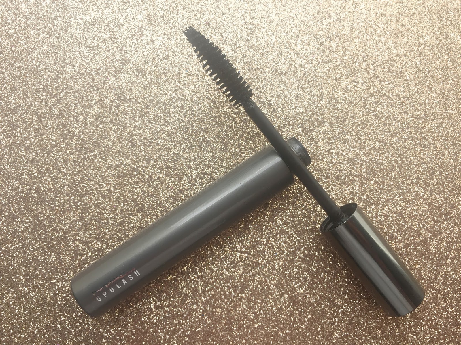 máscara para cílio opulash bad bad black mac