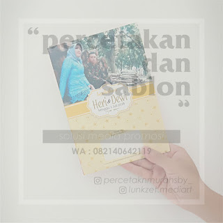 undangan softcover /2018/12/contoh-undangan-pernikahan-simple-elegan-murah-082140642119.html