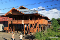 rumah kayu woloan