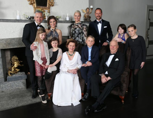 King Harald, Queen Sonja, Crown Prince Haakon, Crown Princess Mette Marit, Princess Märtha Louise, Ari Behn, Princess Ingrid Alexandra, Prince Sverre Magnus, Leah Isadora Behn, Emma Tallulah Behn, Maud Angelica Behn