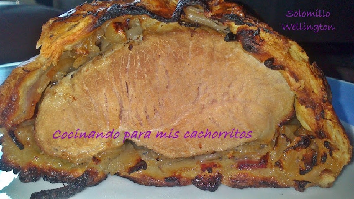 http://cocinandoparamiscachorritos.blogspot.com.es/2013/04/solomillo-wellington-con-cebolla.html