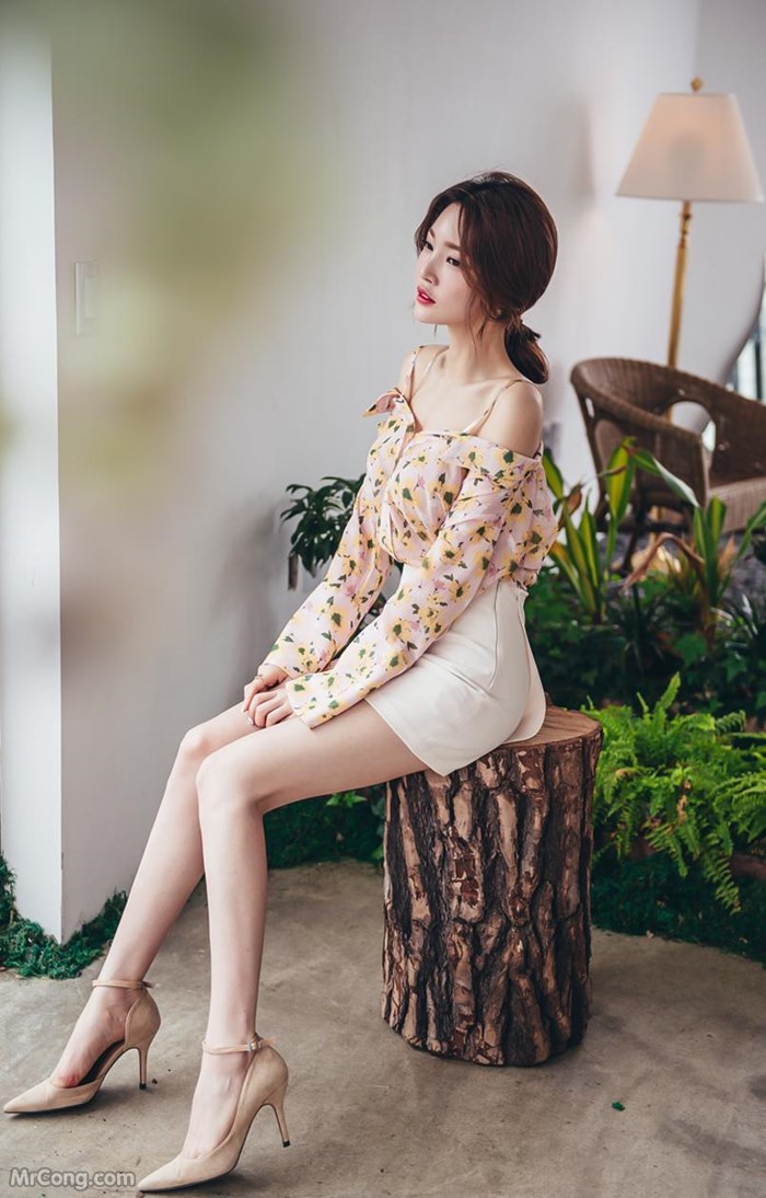 Beautiful Park Jung Yoon in the April 2017 fashion photo album (629 photos) photo 10-10