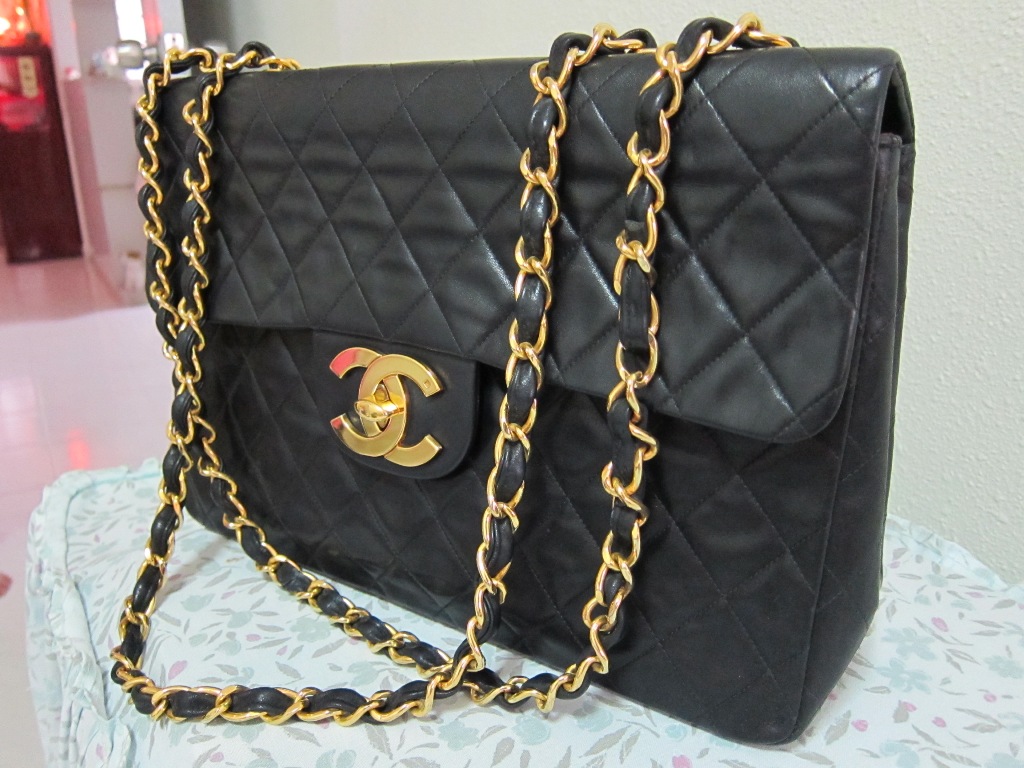 ciao bella ~~: Chanel Vintage Maxi Classic Flap Bag - {SOLD}