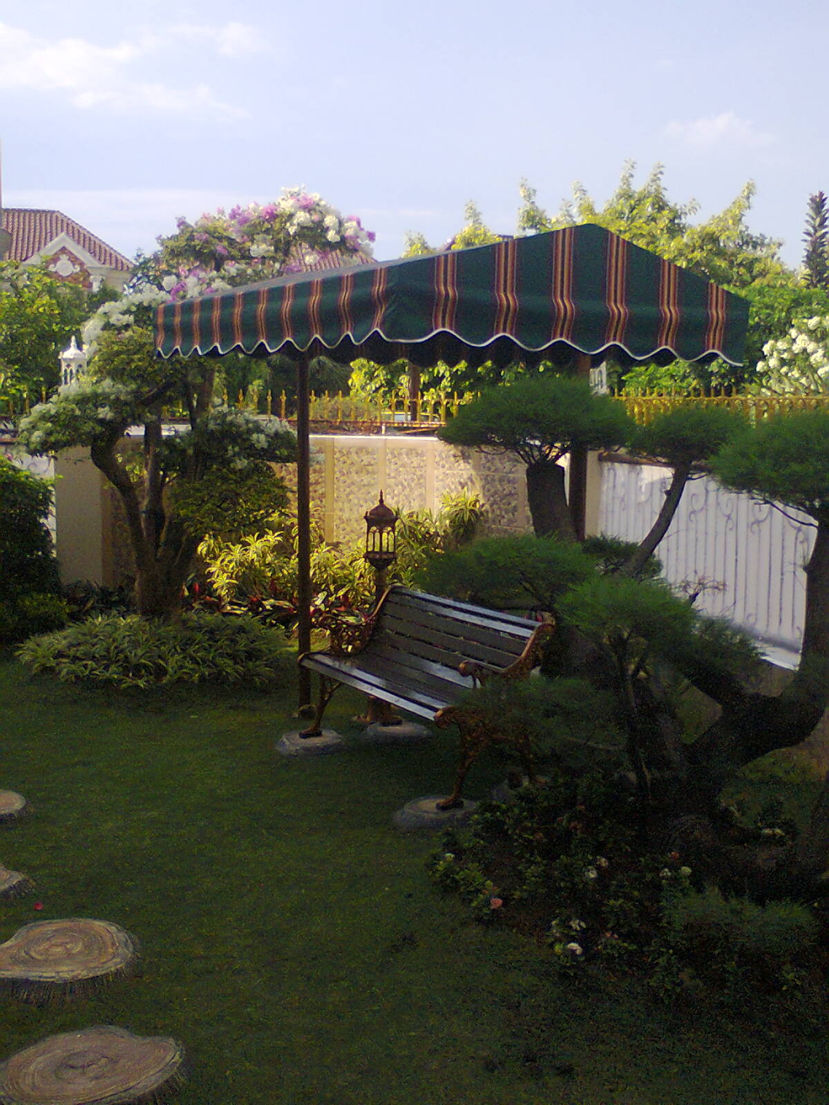 Desain Pabrik canopy kain dan Awning gulung Jasa Tenda Membrane