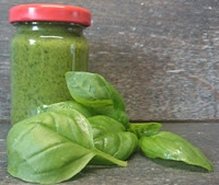 bazalkové pesto