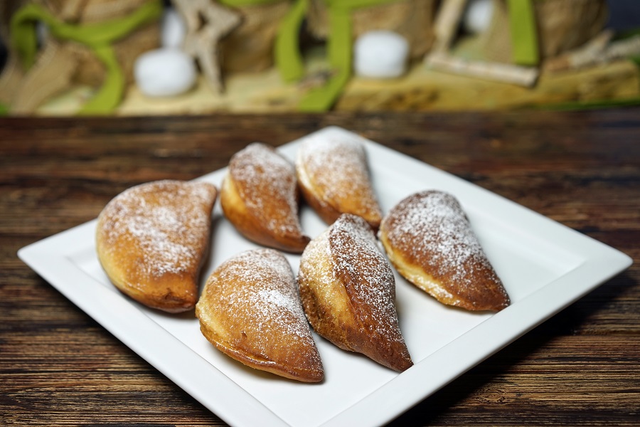 stuttgartcooking: Gebackene Hefeteig-Taschen gefüllt mit Eierlikör und ...