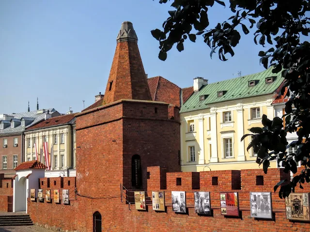 Warsaw's Old Town Wall
