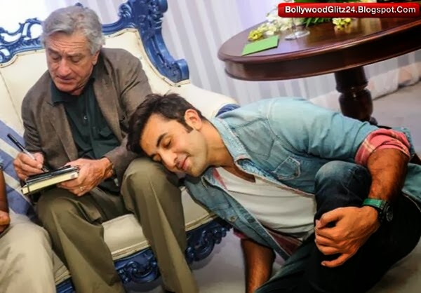 Robert de niro giving autograph to Ranbir kapoor