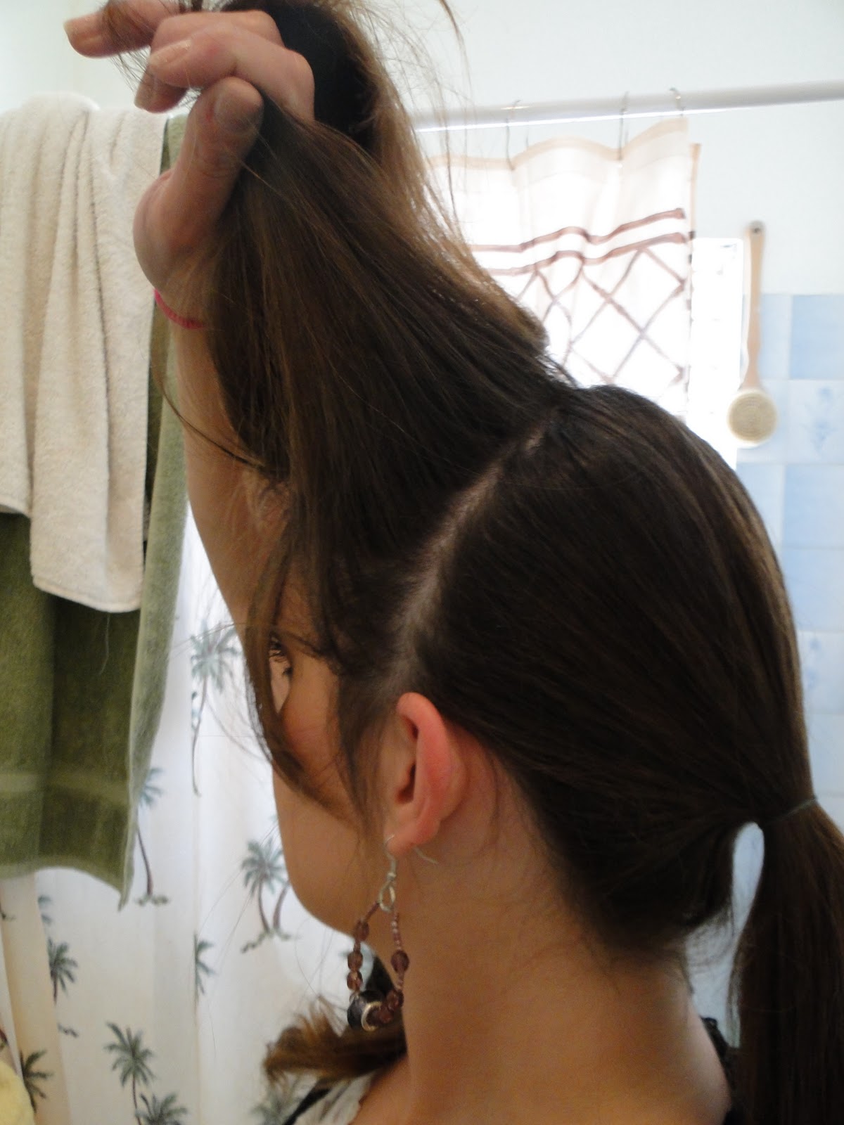 Raising 4 Princesses upsy daisy updo tutorial