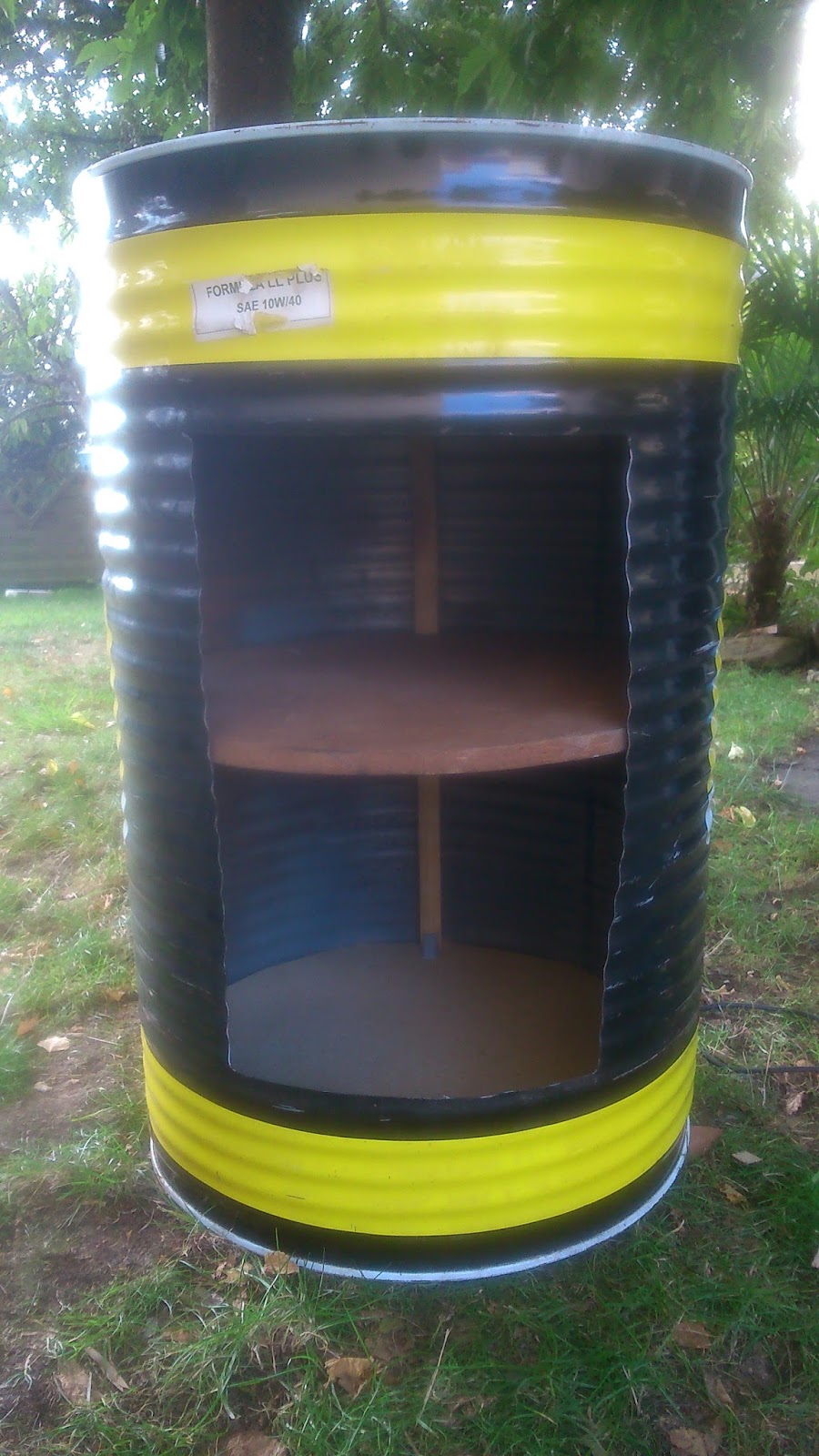 Onj Futbar ou comment transformer un bidon en meuble