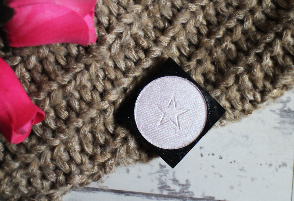 Make Up Obsession Highlighter in Moon Make Up Obsession Highlighter in Moon
