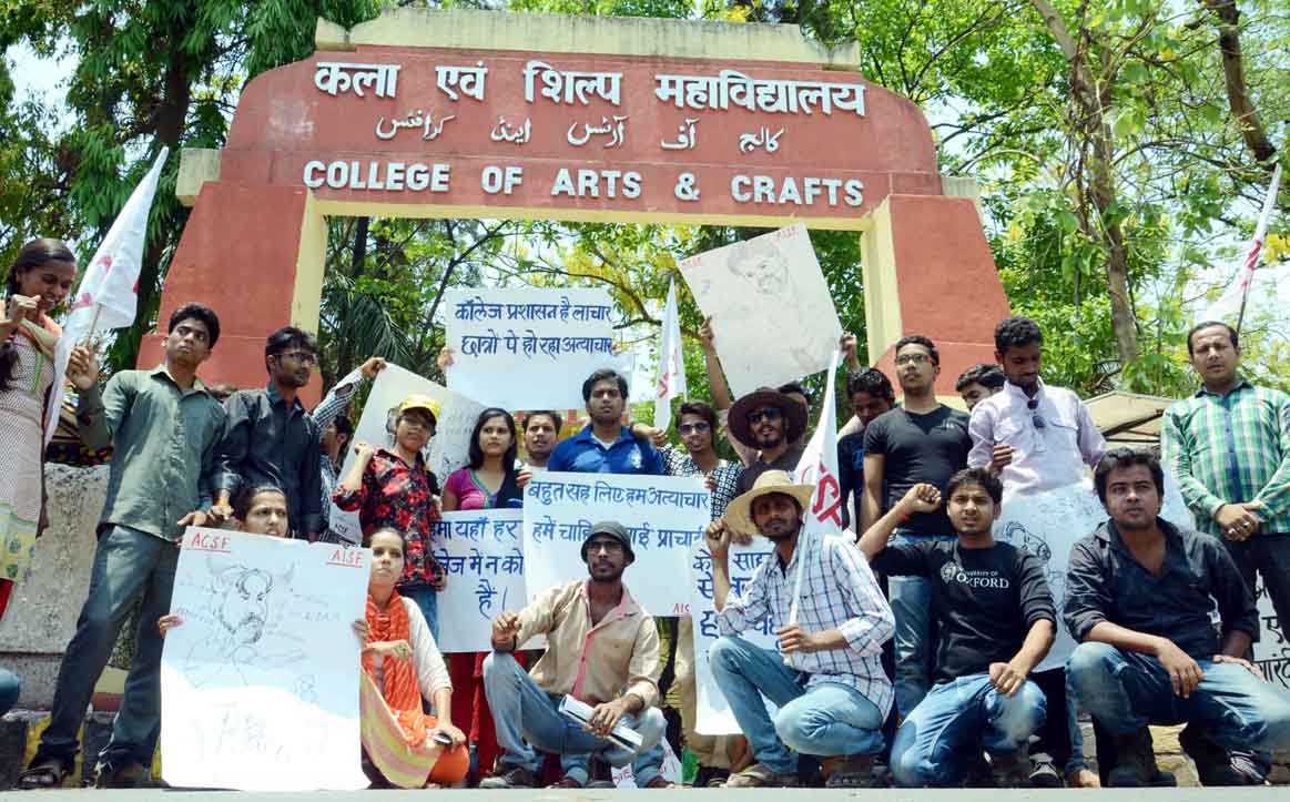 View Patna College of Arts and Crafts students stage protest dharna