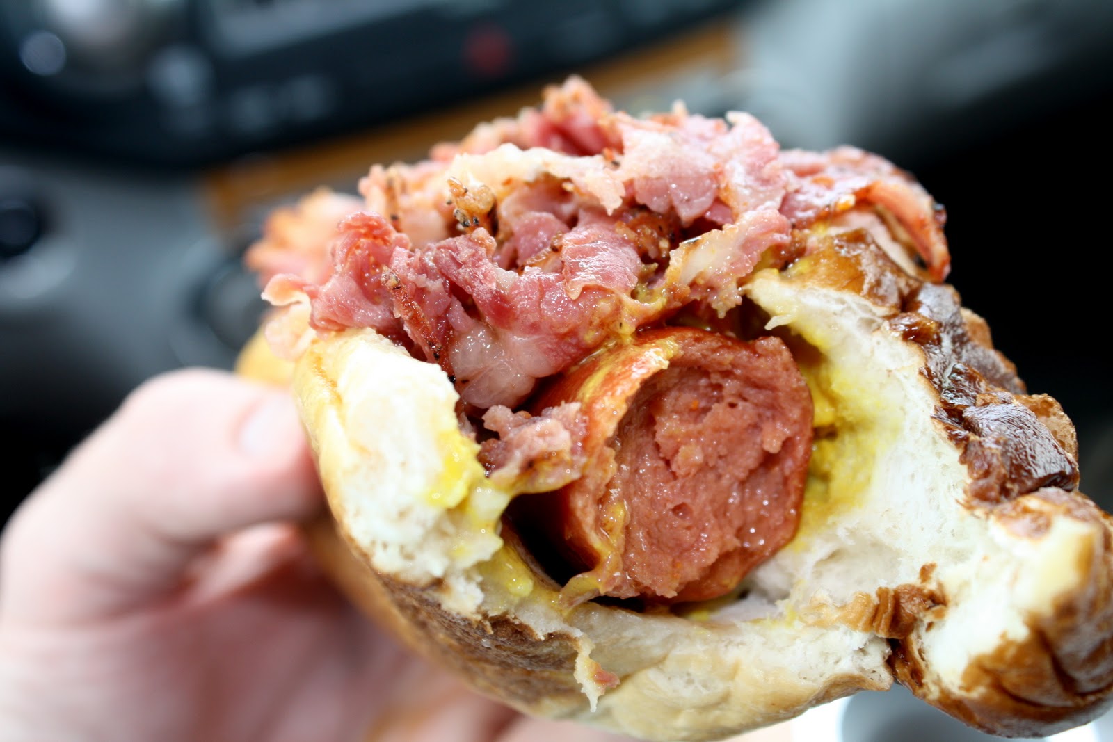 An Immovable Feast Fast Food Review Wienerschnitzel Angus Pastrami Dog