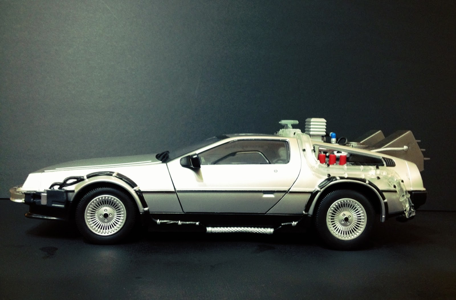 DeLorean DMC 12 – Wikipedia