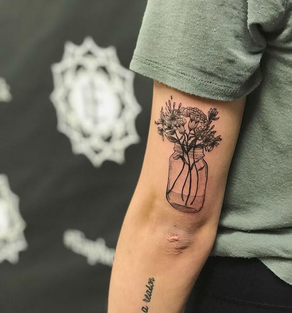 Tatuagens de flores para as mulheres Tatuagens de flores para as mulheres
